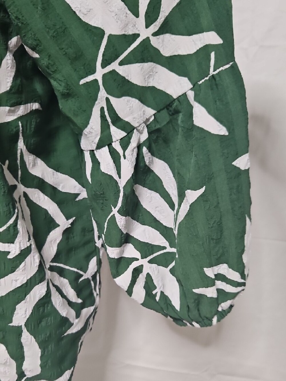 Women’s Dark Green Botanical Print Button-Down Shirt - Relaxed Collar - Picture 5 of 8